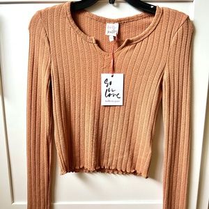 BRAND NEW: Belle du Jour, knitted, blushy, long-sleeve top.   Size: S
